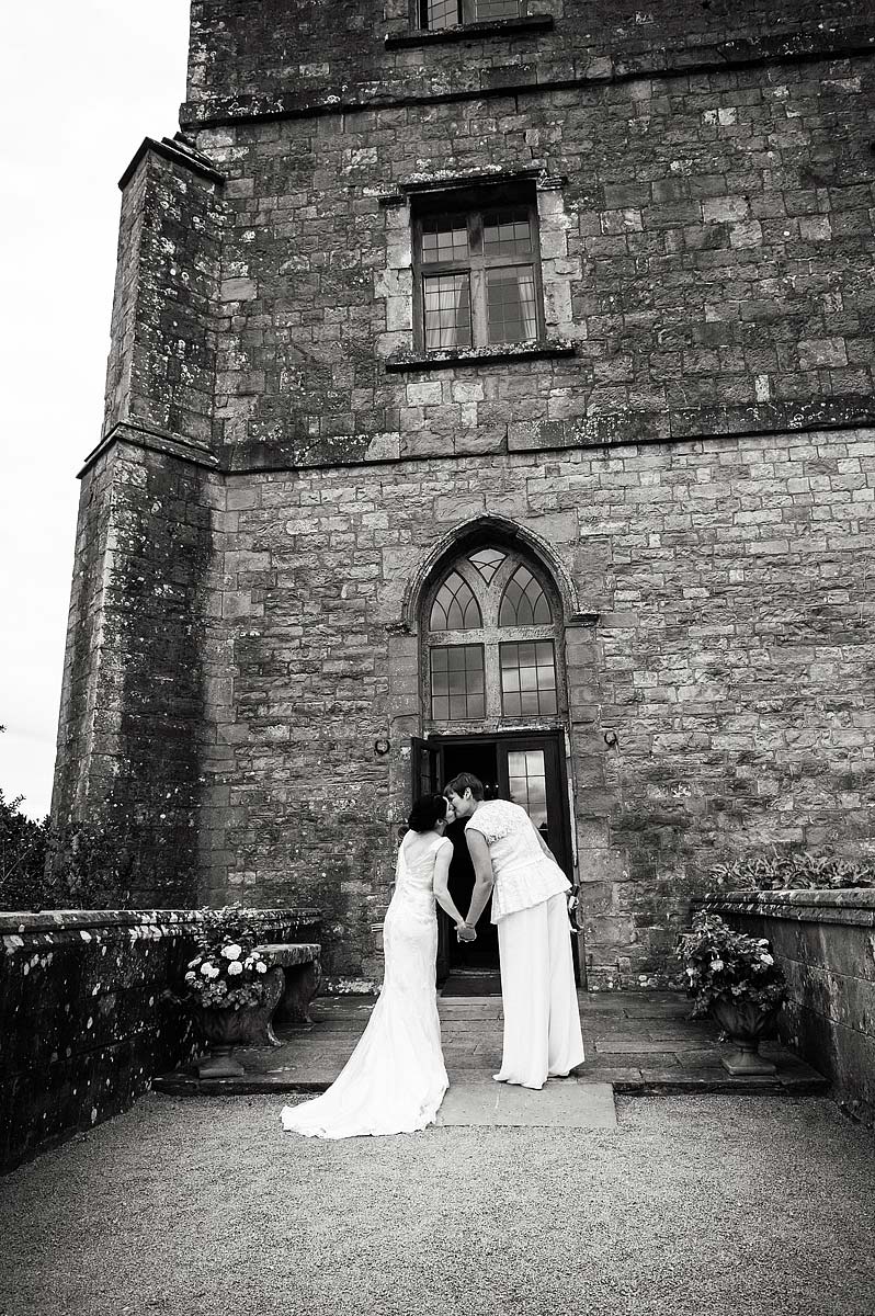 clearwell-castle-wedding-photographers-043