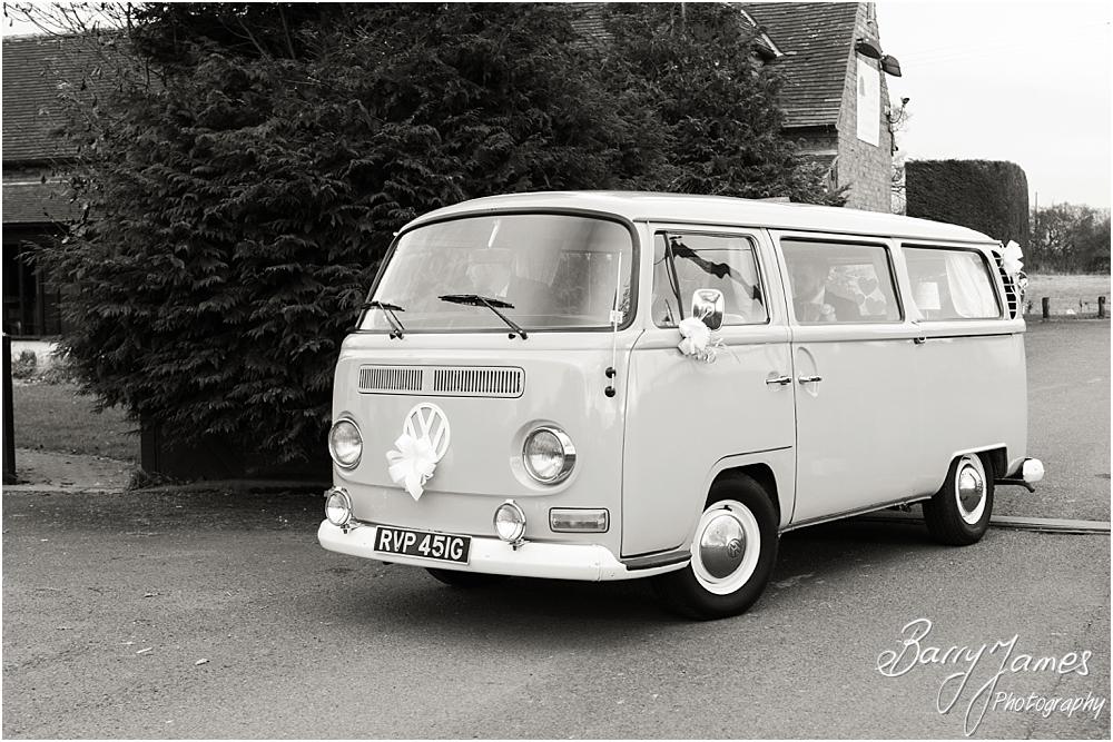 Arriving in style at Oak Farm Hotel in Cannock by CannockWedding Photographer Barry James