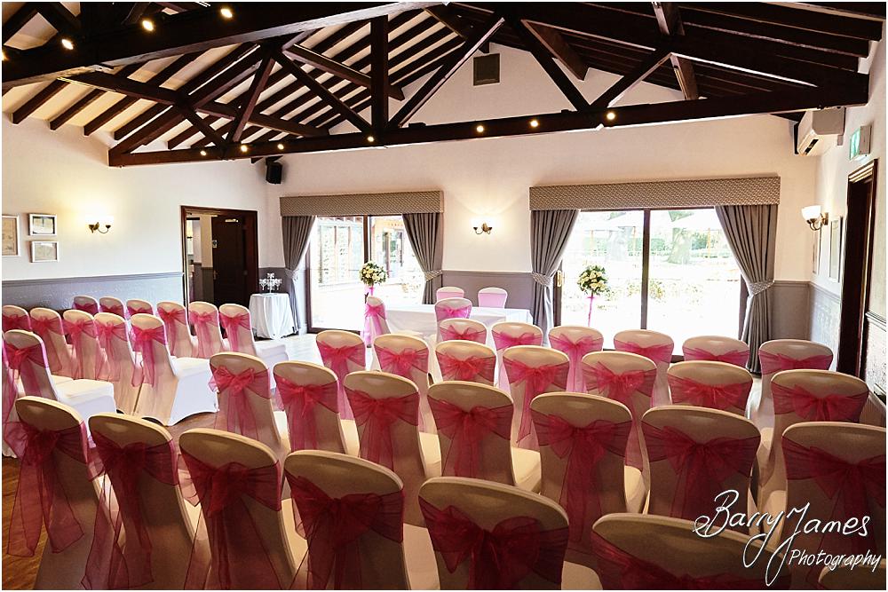 Gorgeous setting for a summer wedding at Oak Farm Hotel in Cannock by Stafford Wedding Photographer Barry James